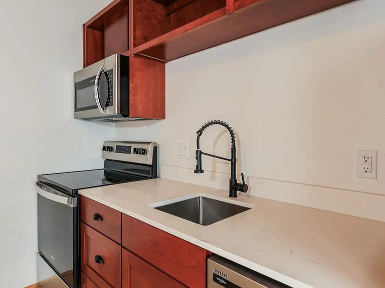 1515 N Rosa Parks Way — Photo 7