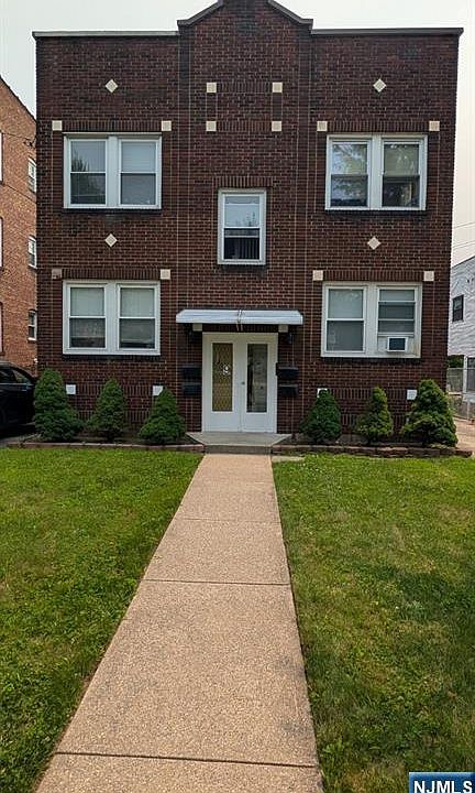 1st image of 219 Orient Way