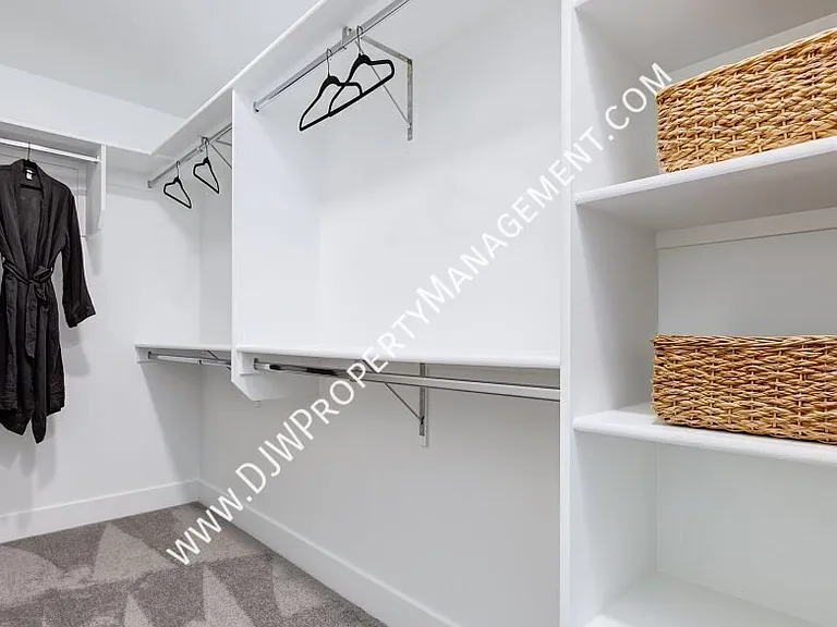 1727 N Truman Ave — Photo 11