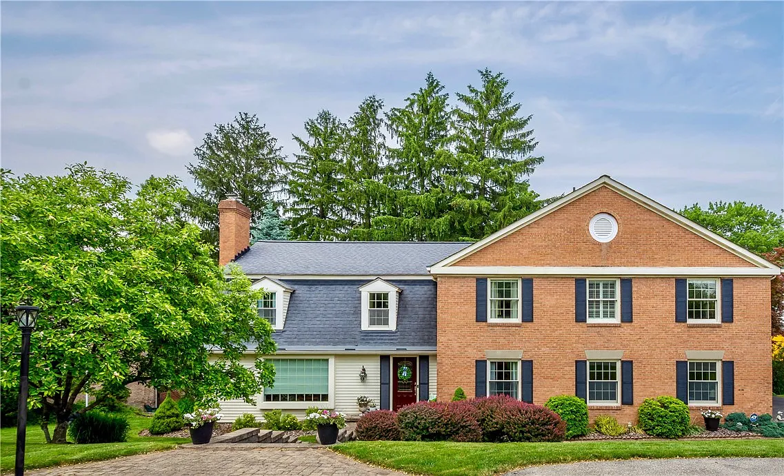 1061 Apple Hill Ln photo 1
