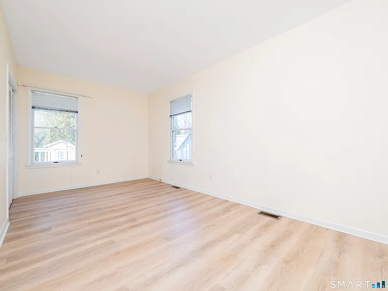 38 Gregory Blvd — Photo 16