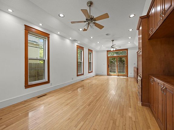 2nd image of 615 1st St NW