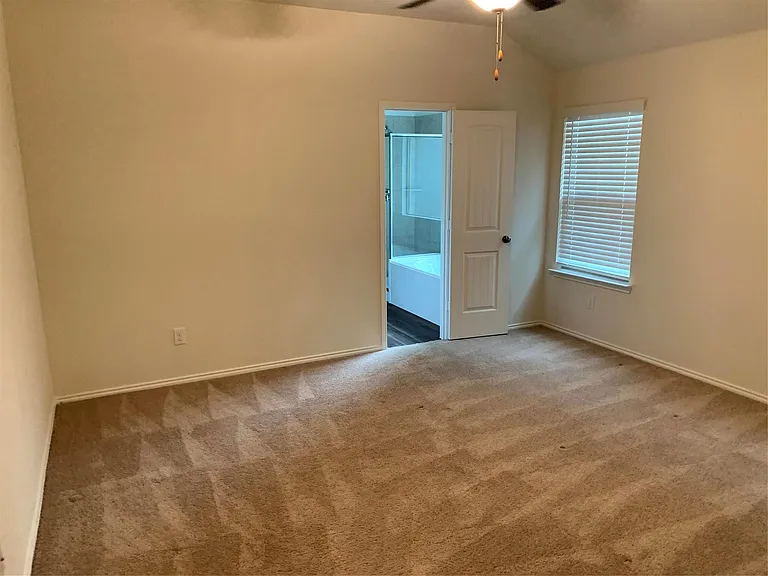 2444 Larimar Dr — Photo 15