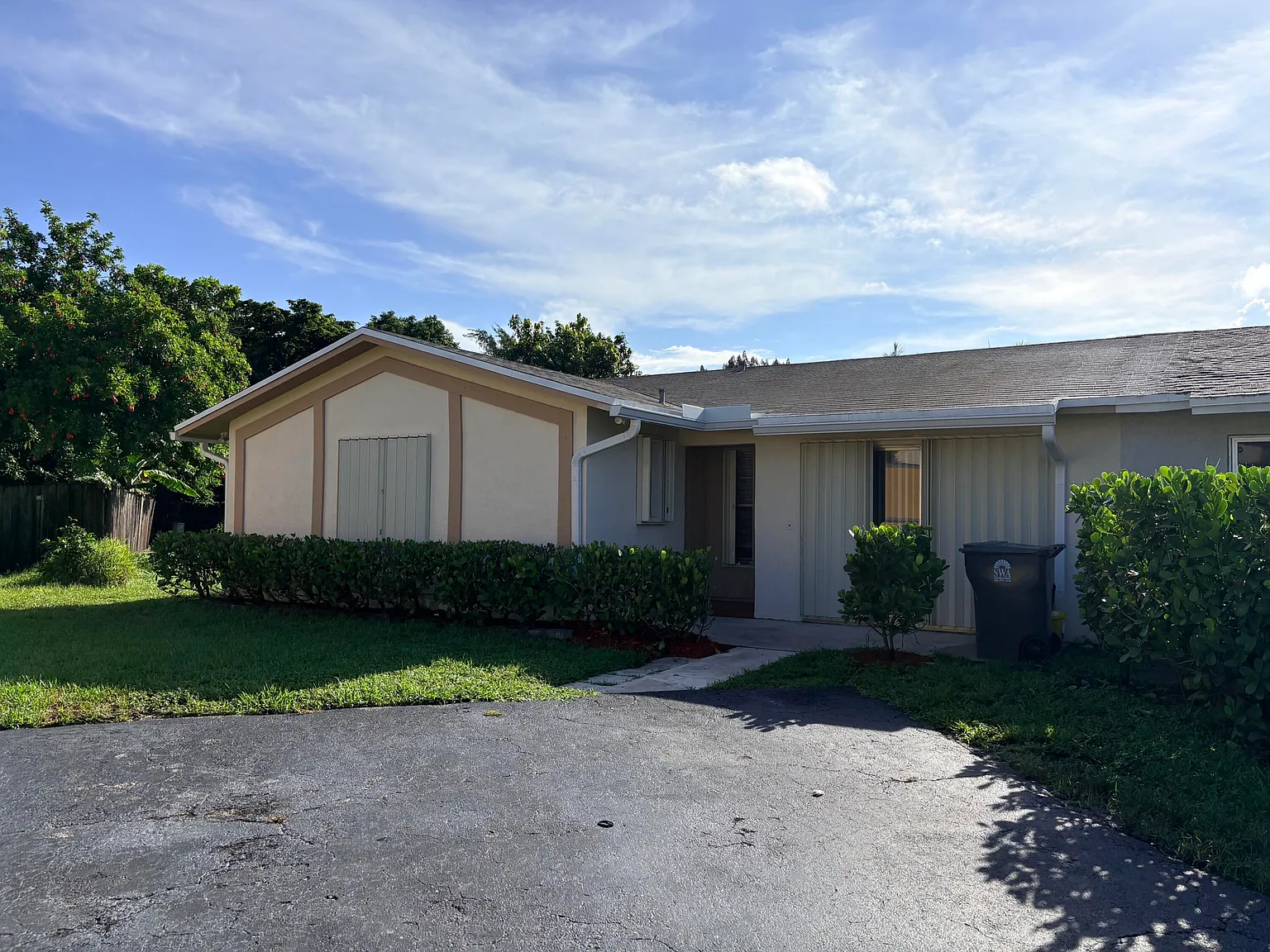 2 bed, 2.0 bath, 1045 sqft, $2,000 — Photo 1