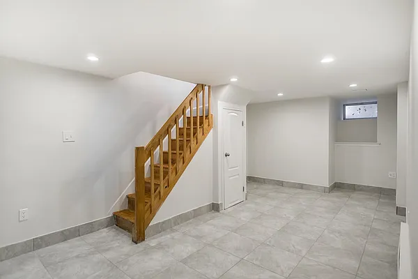 Rented by Century 21 Metropolitan | media 7