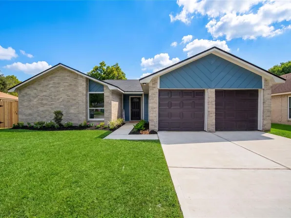 13711 Charidges Ct, Houston, TX 77034