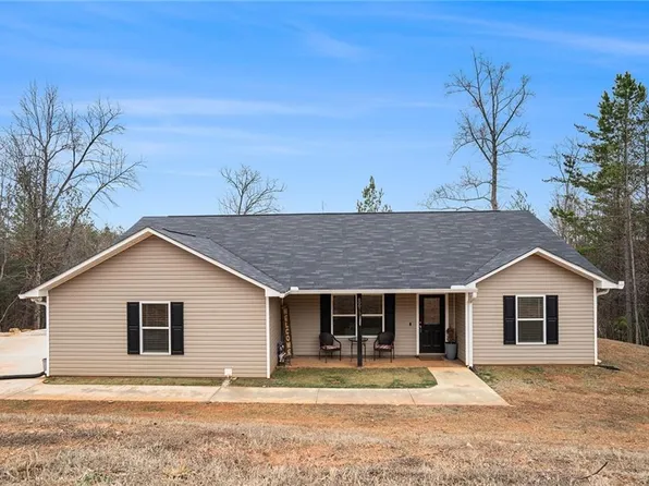 606 Cypress Dr, Mount Airy, GA 30563