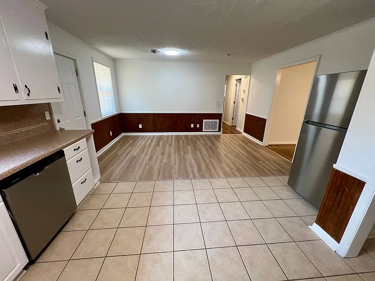 213 Kingnut Dr — Photo 11