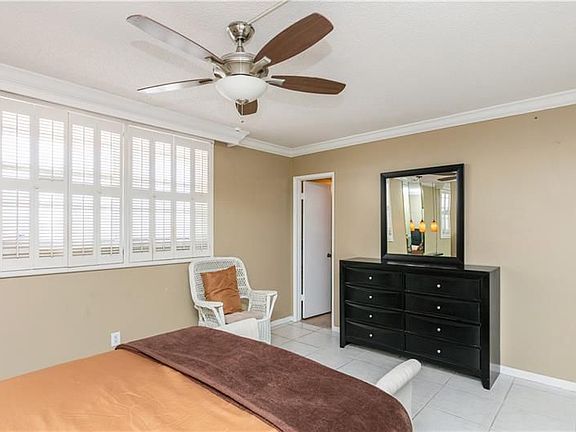 2nd image of 2731 NE 14th Street Cswy APT 919