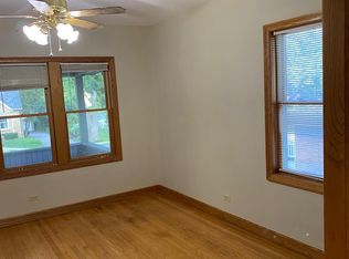 815 Bartlett Ter APT A, Libertyville, IL 60048