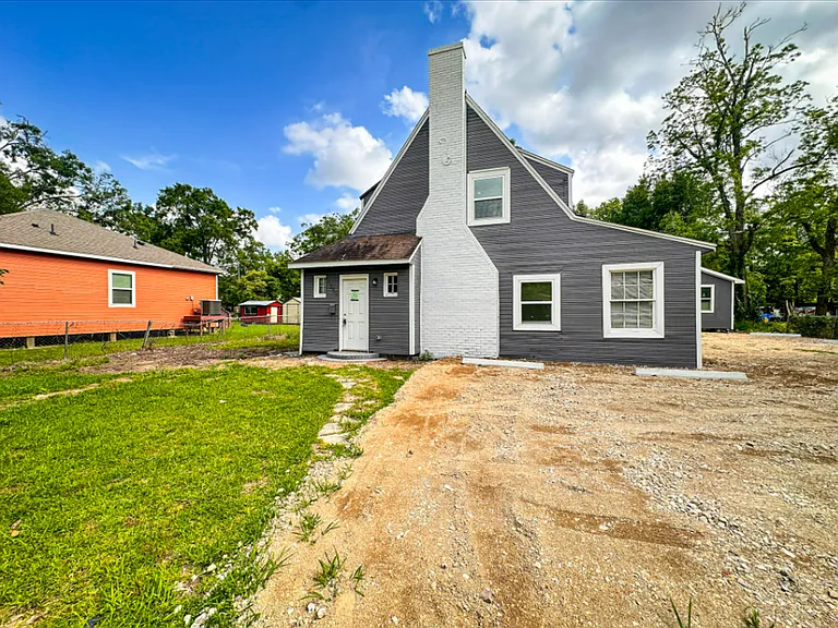 2555 Pierce St — Photo 1