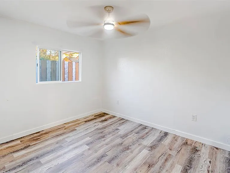 632 Dahlia Ave #2 — Photo 8