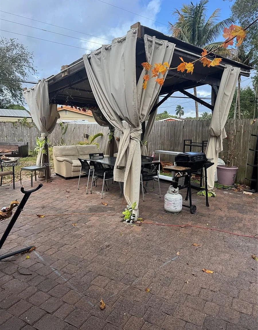 Lauderdale Villas — Photo 4