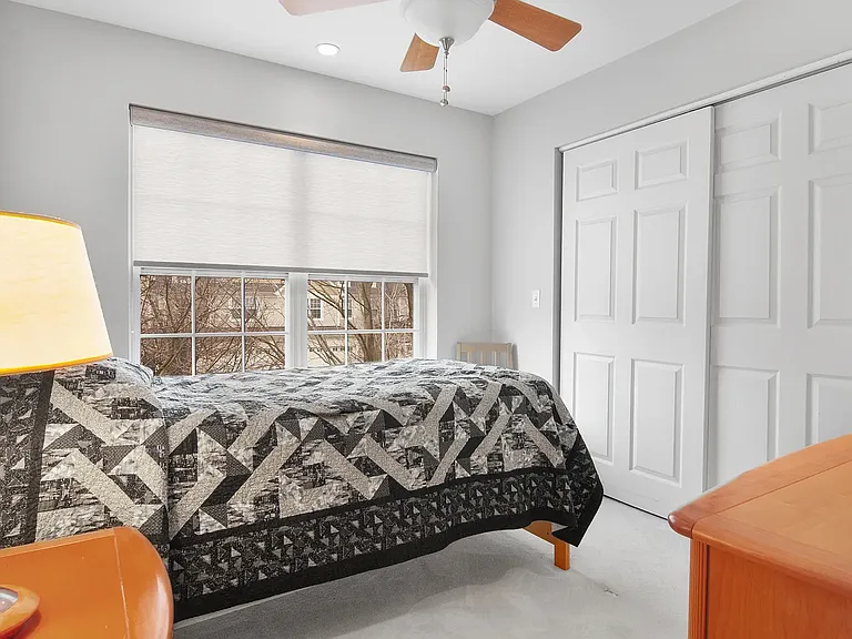 423 Vaughn Cir — Photo 16
