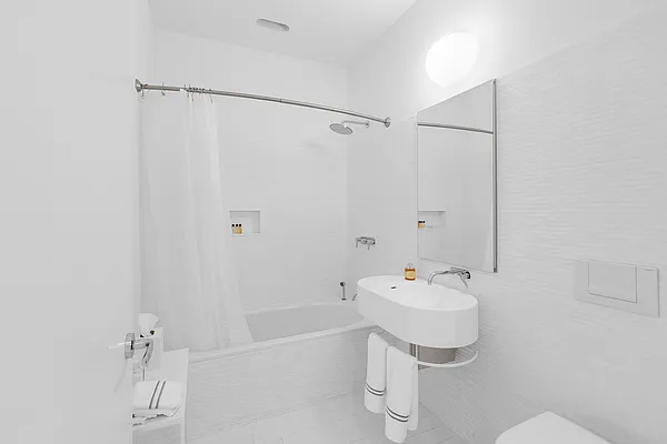 Rented by Nest Seekers International | media 12