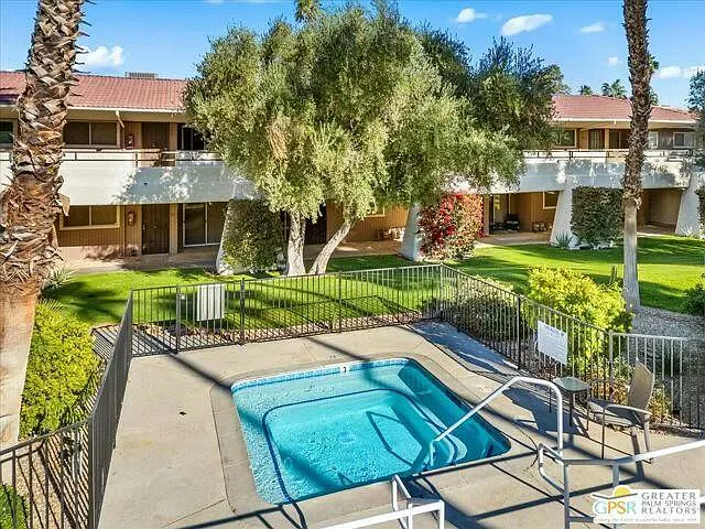 2801 N Los Felices Cir E — Photo 24