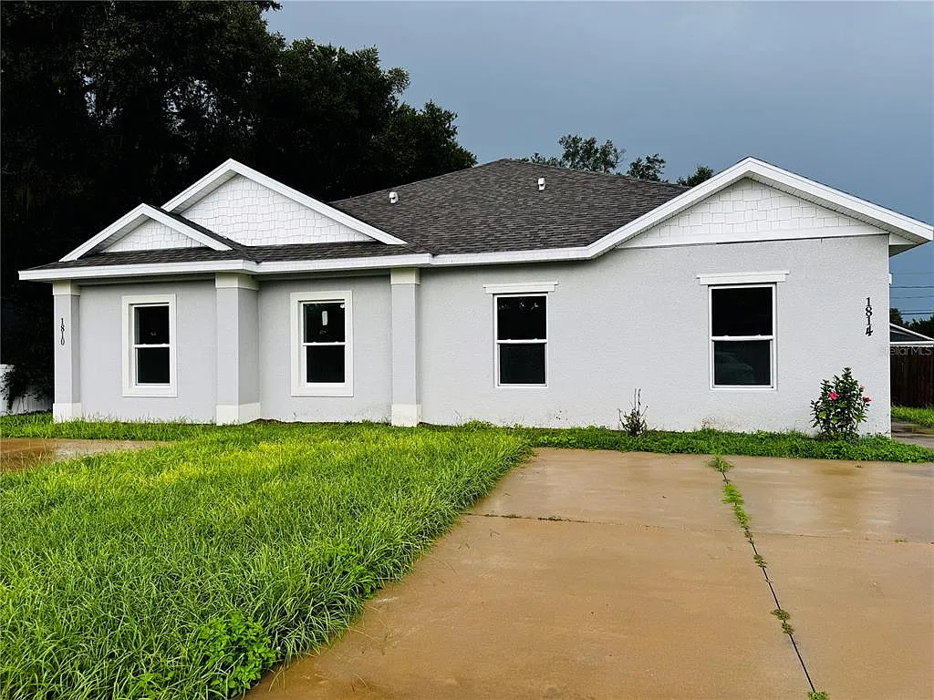 3 bed, 2.0 bath, 2461 sqft, $1,750 — Photo 1