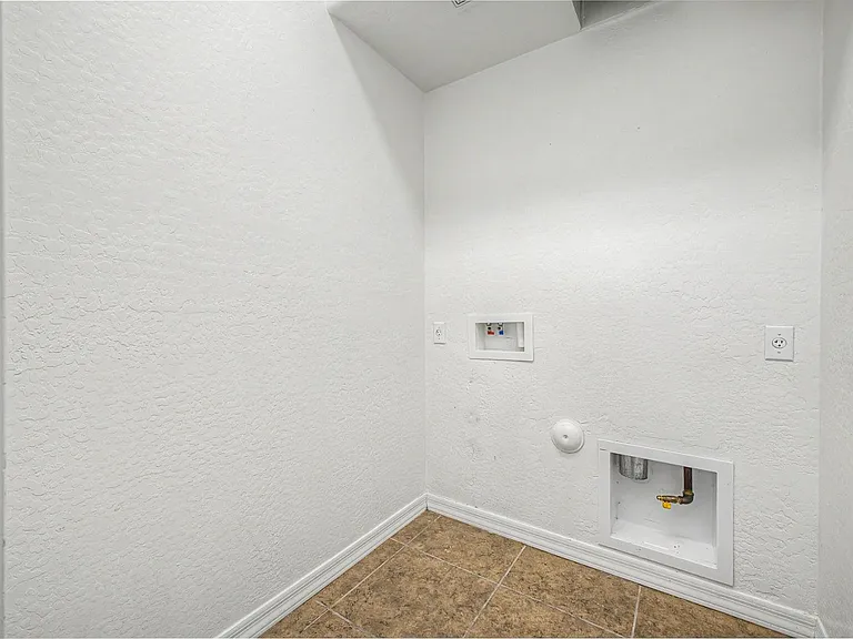 18436 W Nambe St — Photo 29
