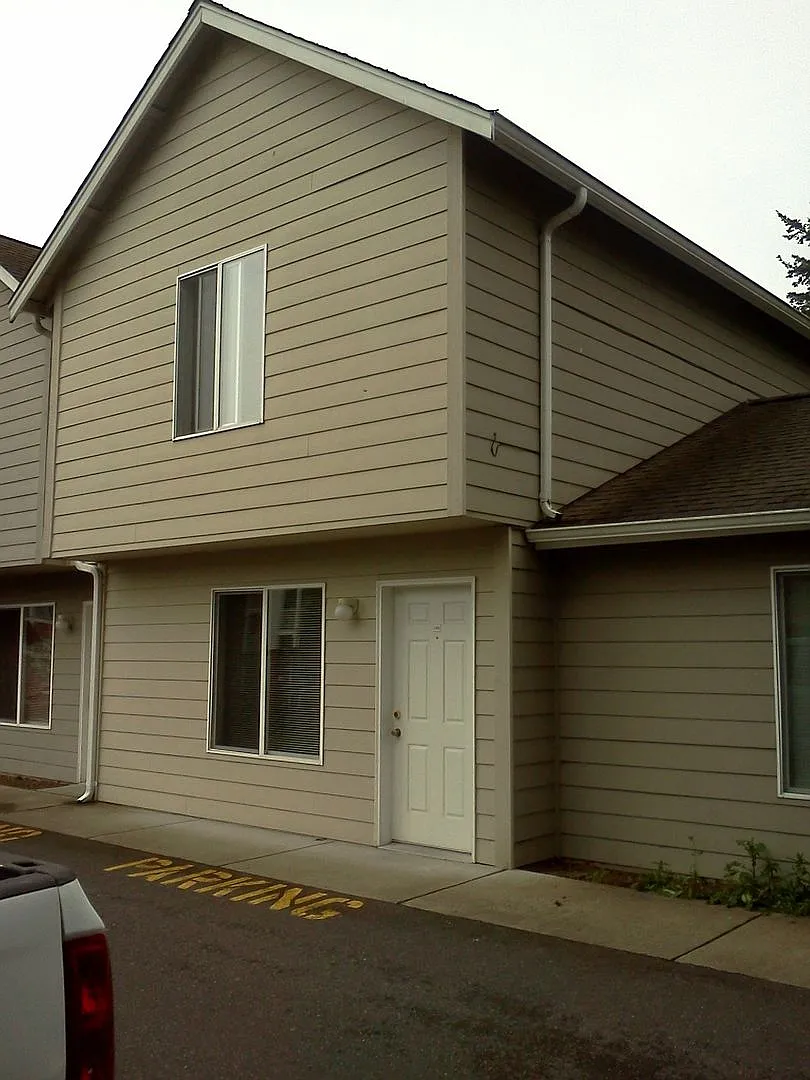 BHS T Woodland Townhomes — Photo 1