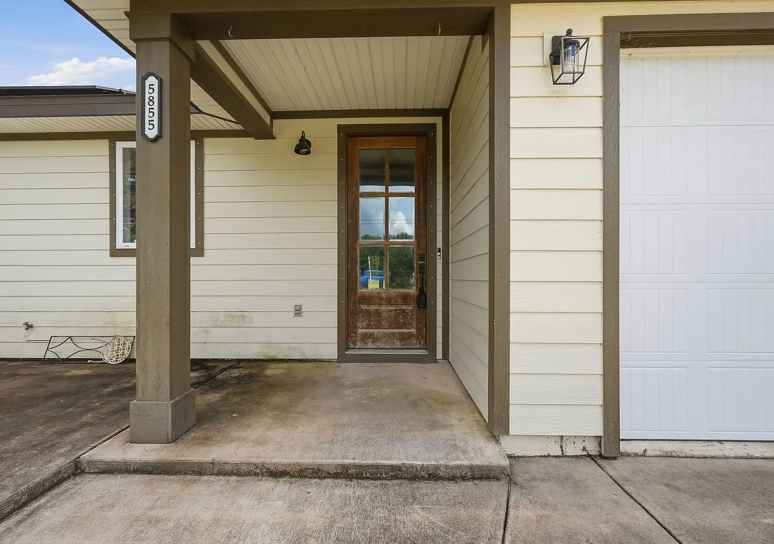 3-Bedroom Home on a Large Lot in Gulf Breeze — Photo 3