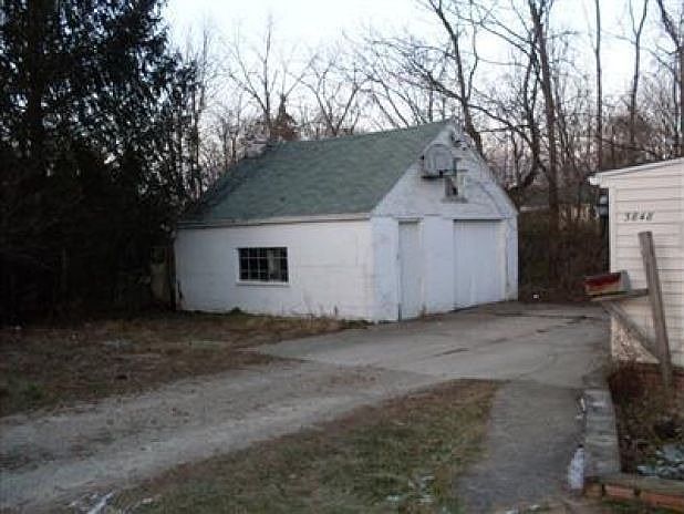2nd image of 3848 Claybourne Rd
