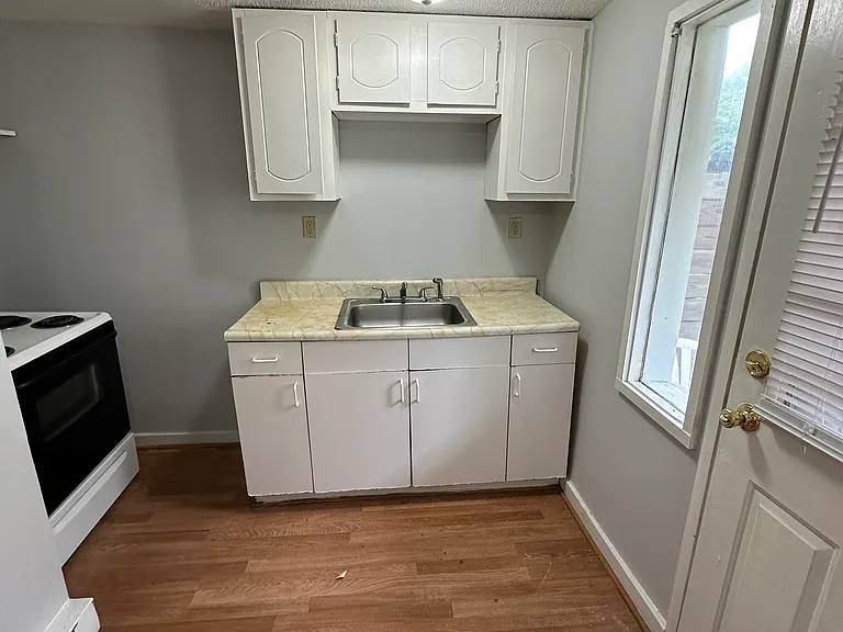 1495 State St #1-F — Photo 3