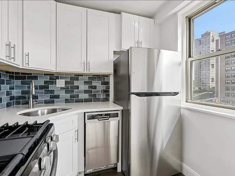 7100 John F Kennedy Blvd E — Photo 10