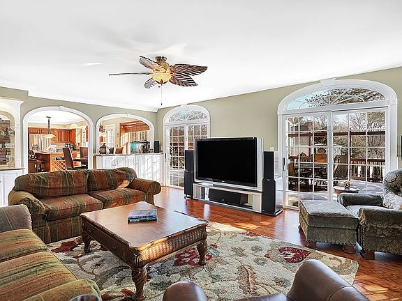 3rd image of 10 Bittle Ct