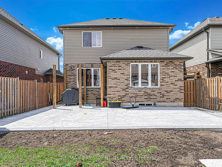 573 Forman Ave — Photo 25