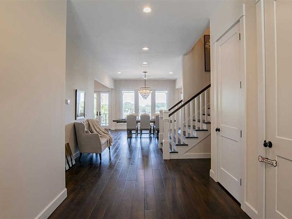 4th image of 620 N 20th Ave