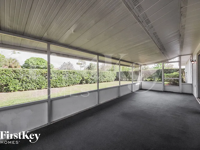 504 Saint Dunstan Way — Photo 9
