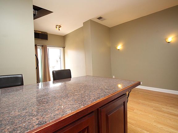 5th image of 3430 N Elaine Pl