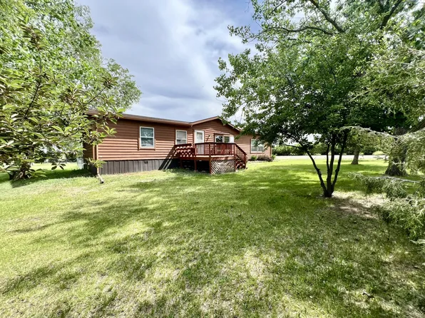 806 Holly Rd, Pierre, SD 57501