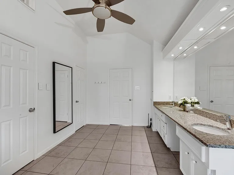 4422 Warwick Dr — Photo 27
