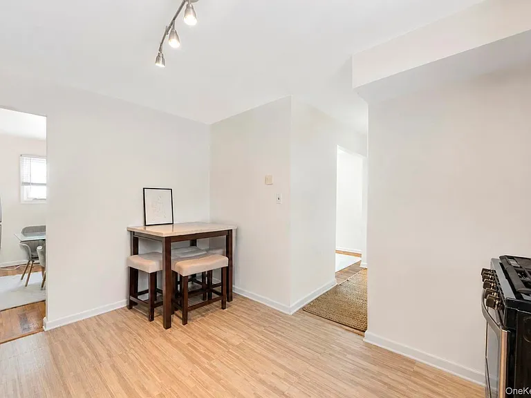 5 Tyler Ave — Photo 10
