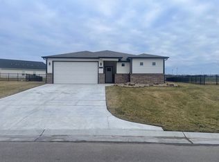960 W Long Path Cir, Goddard, KS 67052