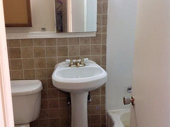 5th image of 610 W Garland Ave APT 7