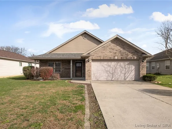 2215 Freedom Circle, Jeffersonville, IN 47130