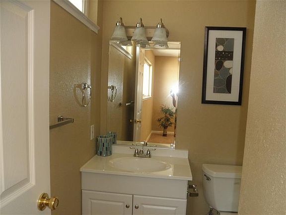 5th image of 3736 Moonbeam Dr