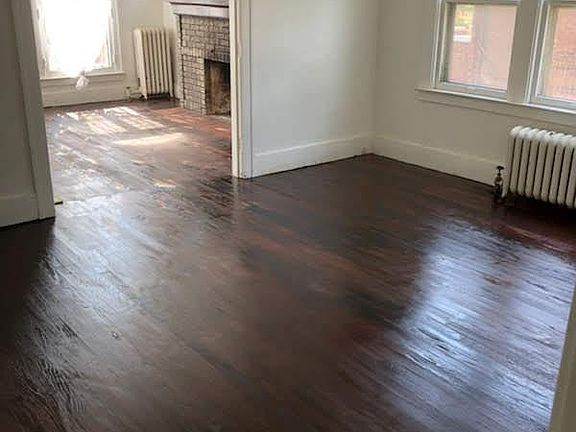 3rd image of 3888 Lakewood St