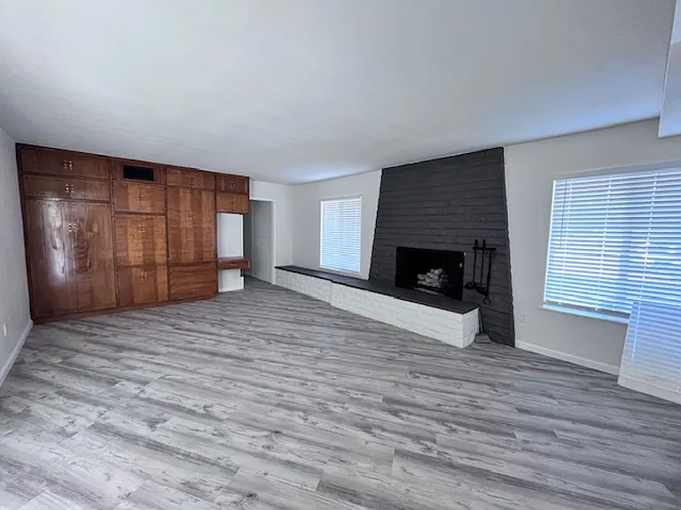 102 Hillside Way — Photo 5