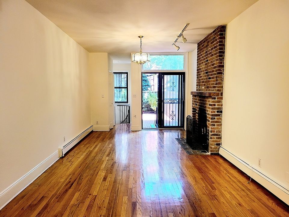 1st image of 581 Warren St APT 1R