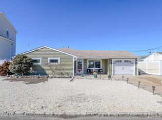 16 Peg Leg Way, Waretown, NJ 08758