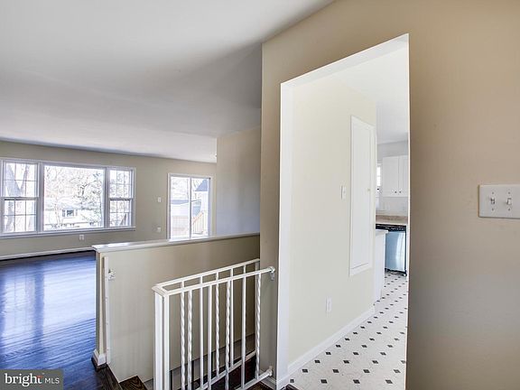 4th image of 3907 Lincolnshire St