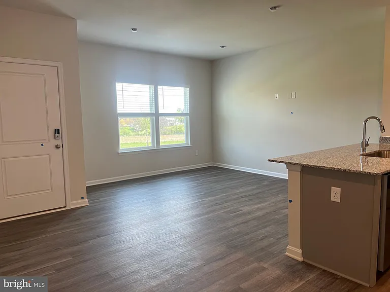 147 Tigney Dr — Photo 4