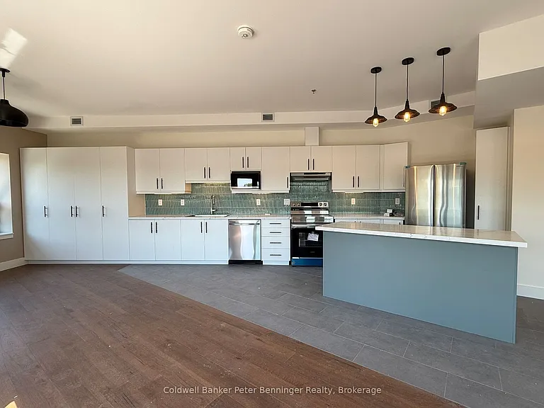 604 Queen St S #405 — Photo 7