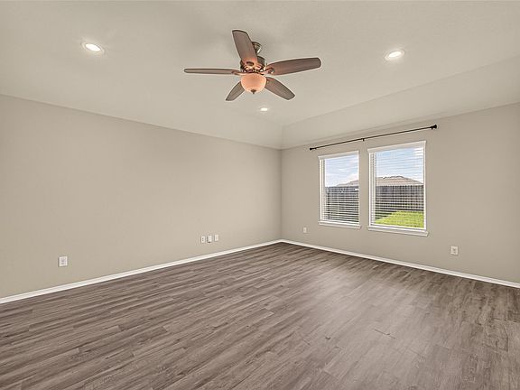 5th image of 21606 Victoria Harbor Dr
