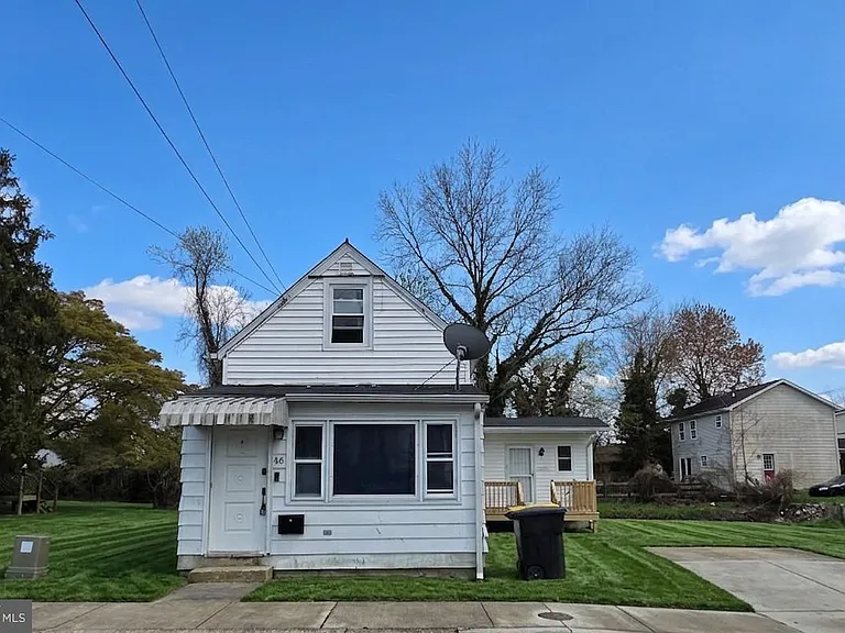 46 Lincoln St — Photo 3