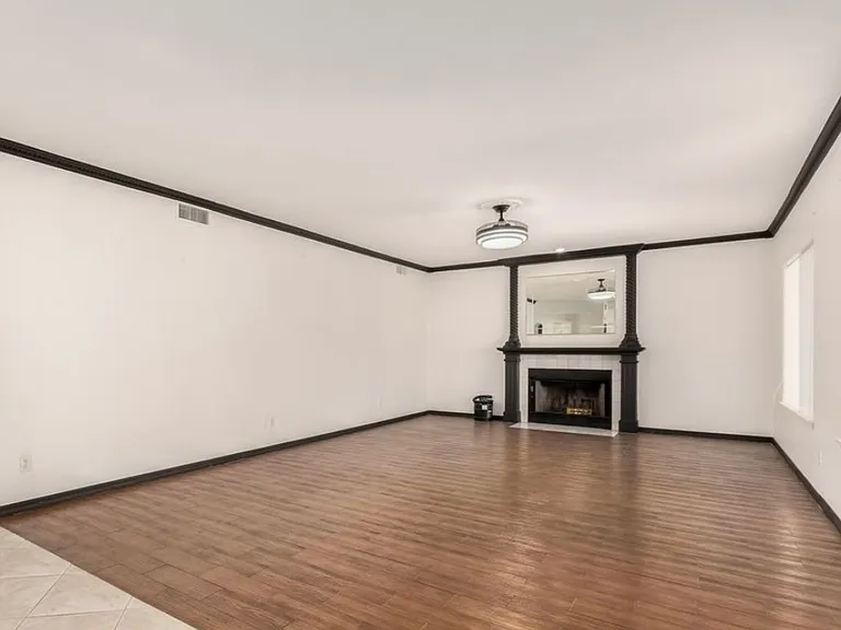 2438 N Forest Cir — Photo 9