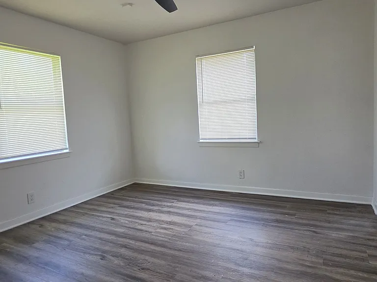510 Ruell St — Photo 2